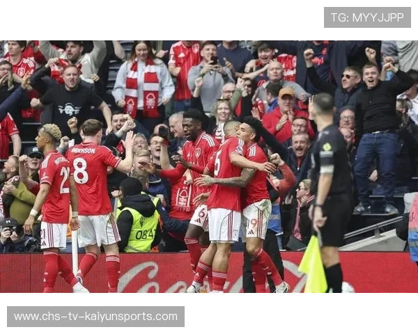 曼联备战热刺，球队火力全开，战术调整关键